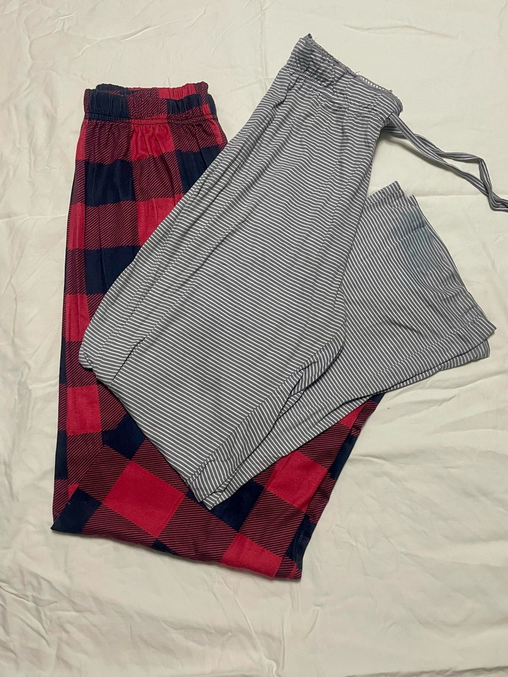 Tahari & Unbranded Women's Pajama Bottoms Lot Size Small (2 Pairs)